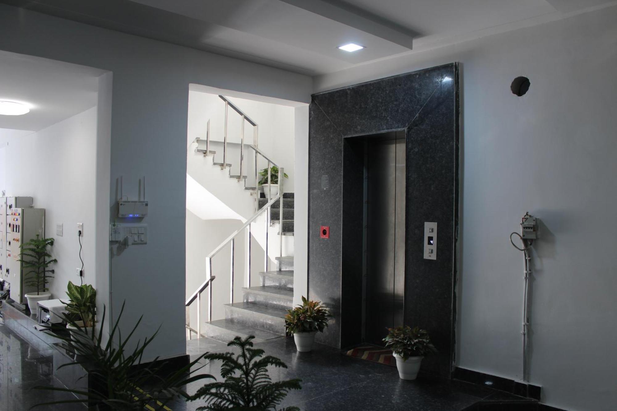 Aura Luxury Studio I Couple Friendly I Near Golf Course Road, Sector 57, Gurgaon Exterior photo
