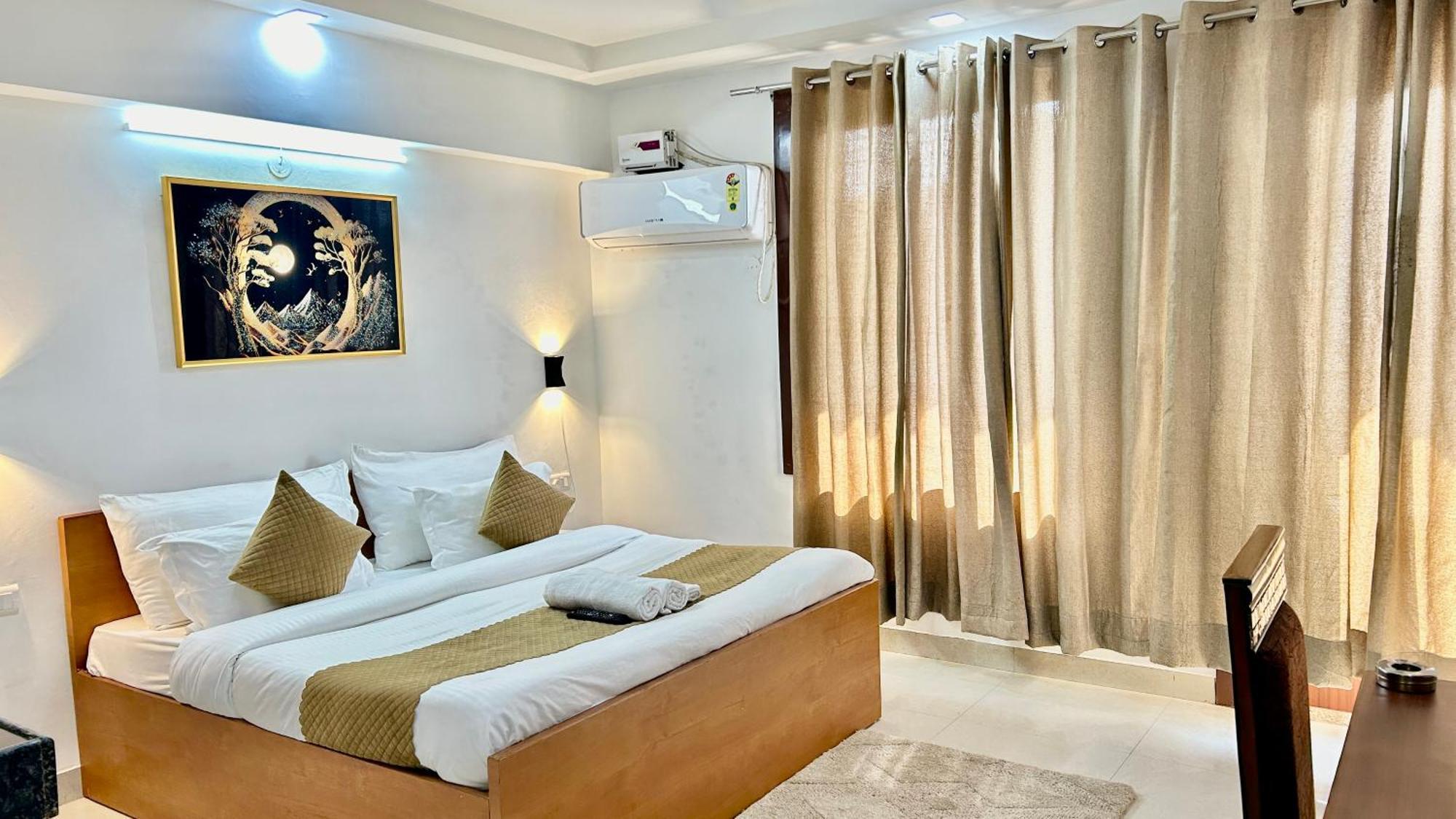 Aura Luxury Studio I Couple Friendly I Near Golf Course Road, Sector 57, Gurgaon Exterior photo