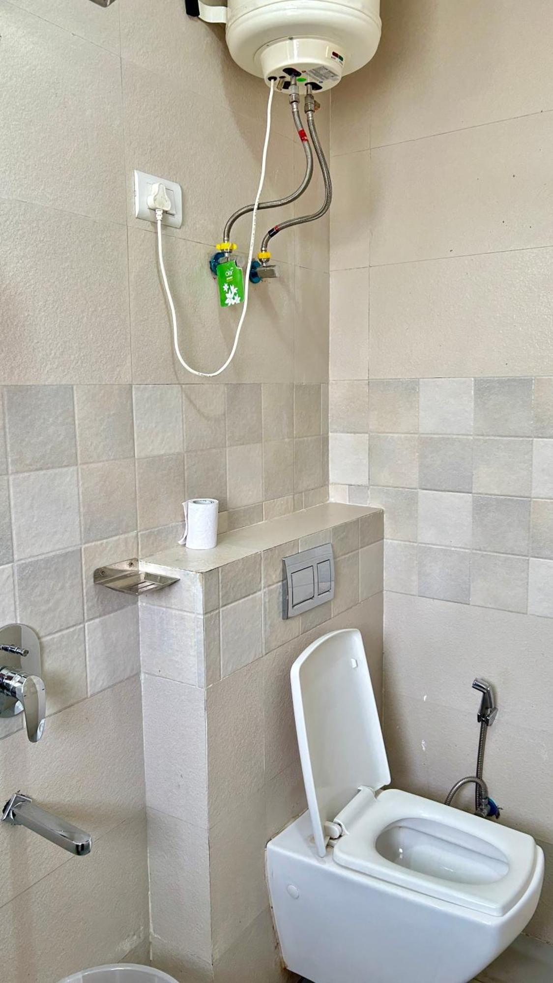 Aura Luxury Studio I Couple Friendly I Near Golf Course Road, Sector 57, Gurgaon Exterior photo