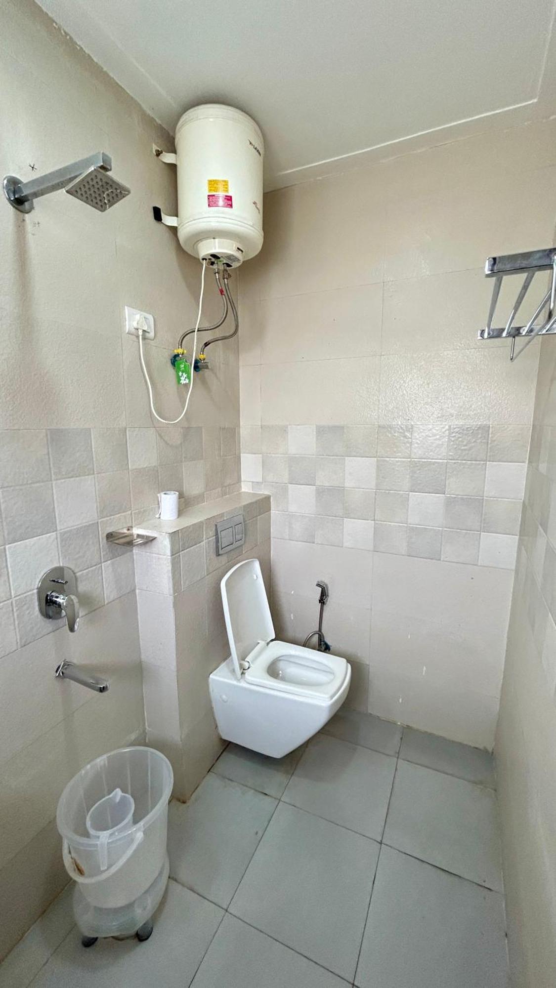 Aura Luxury Studio I Couple Friendly I Near Golf Course Road, Sector 57, Gurgaon Exterior photo