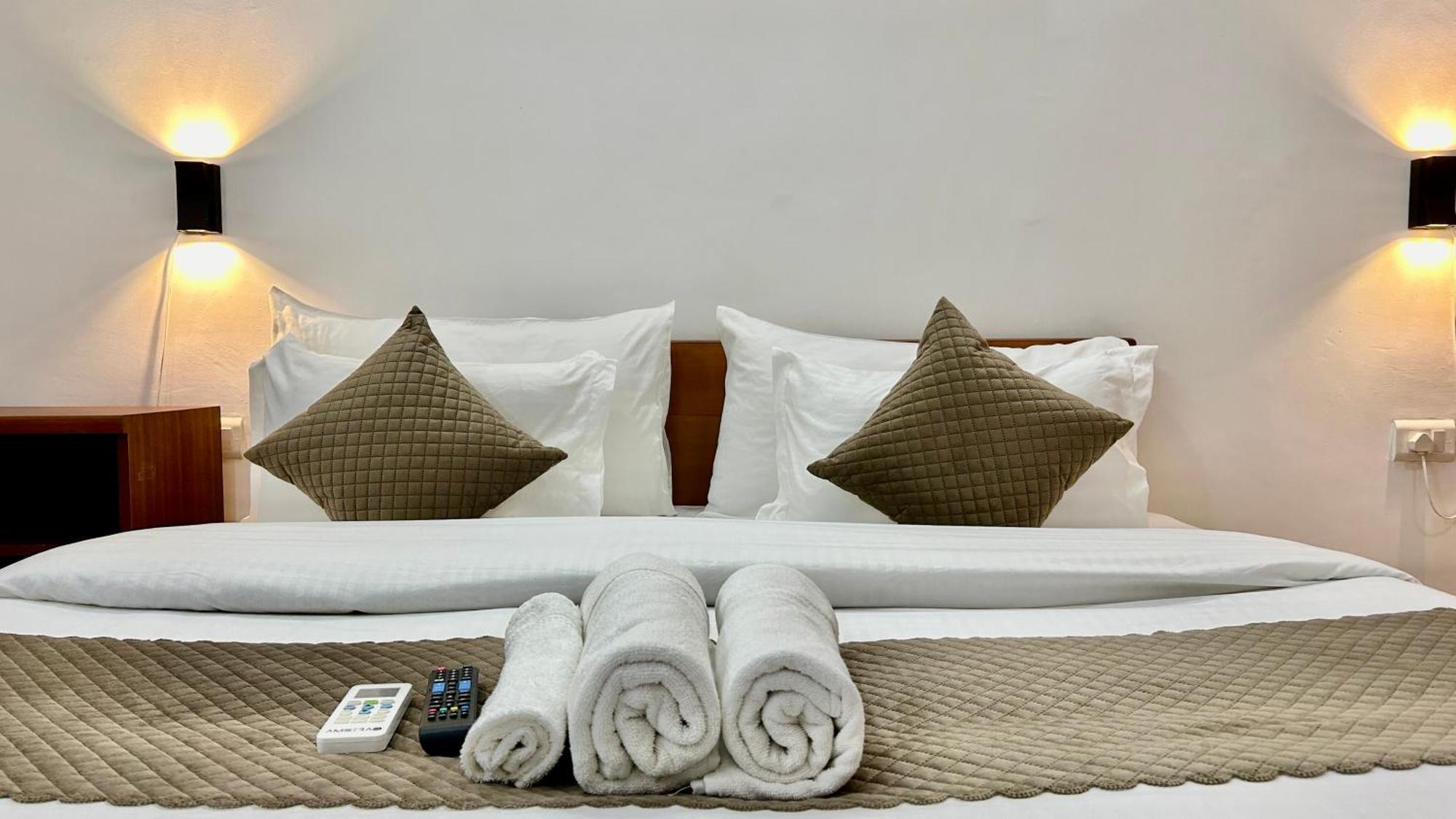 Aura Luxury Studio I Couple Friendly I Near Golf Course Road, Sector 57, Gurgaon Exterior photo